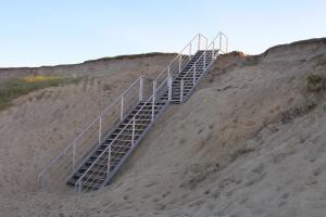 Escalier extérieur en inox + marches bois